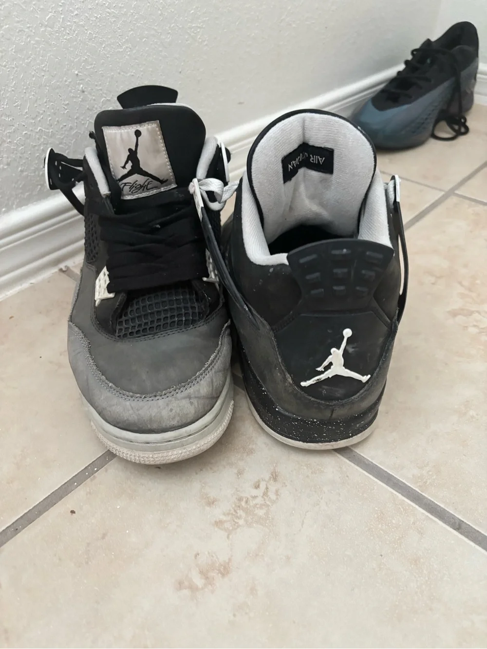 Jordan 4 “Fear” size 11.5